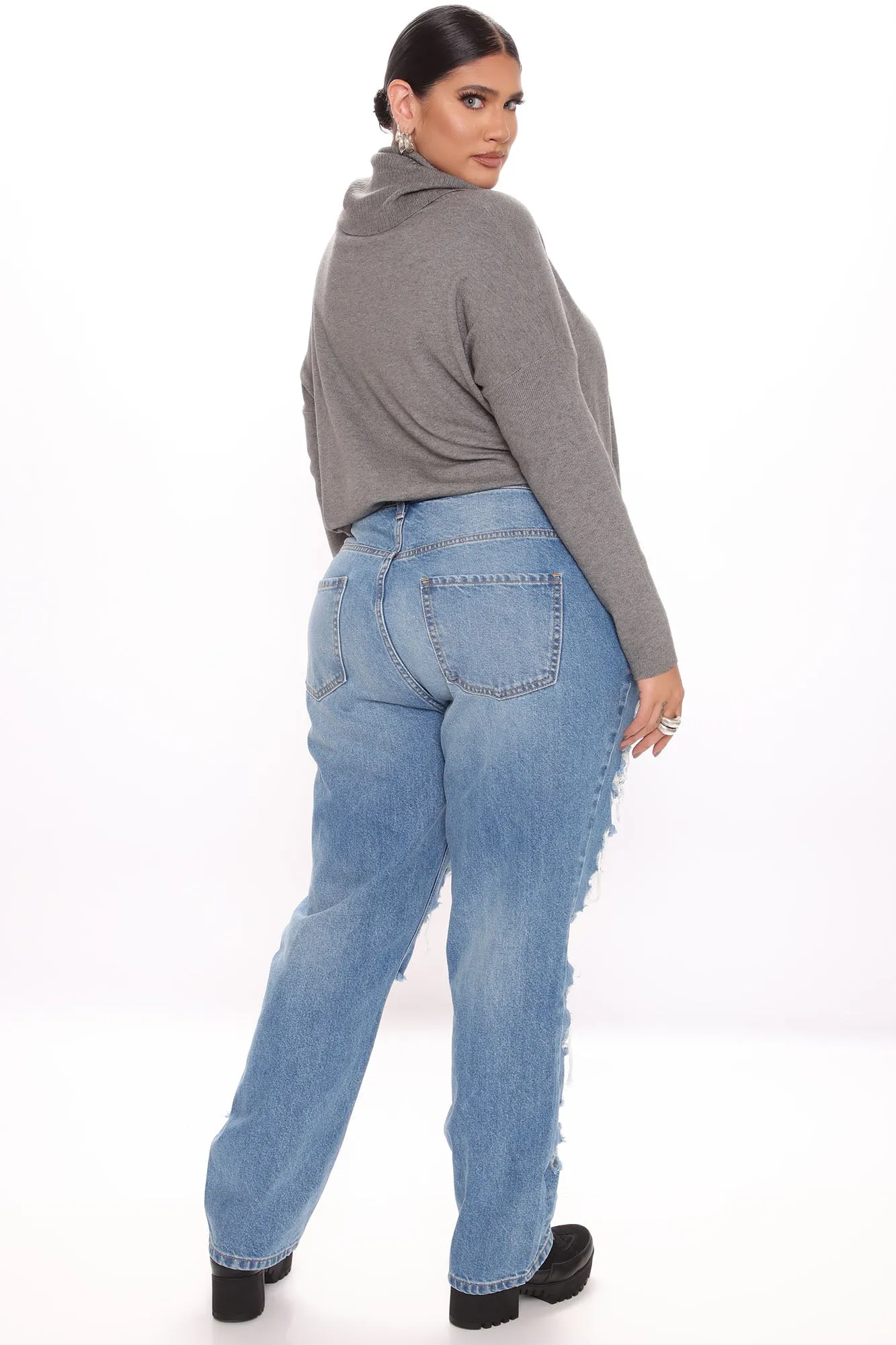 About That Time Distressed Boyfriend Jeans - Medium Wash