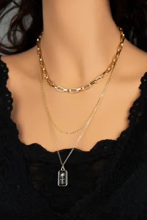 Carrigan Chain Mix Rose Pendant Necklace