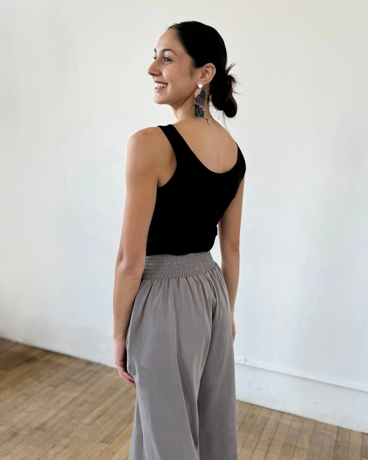 EDEN smocked capri pants in Circular Grey