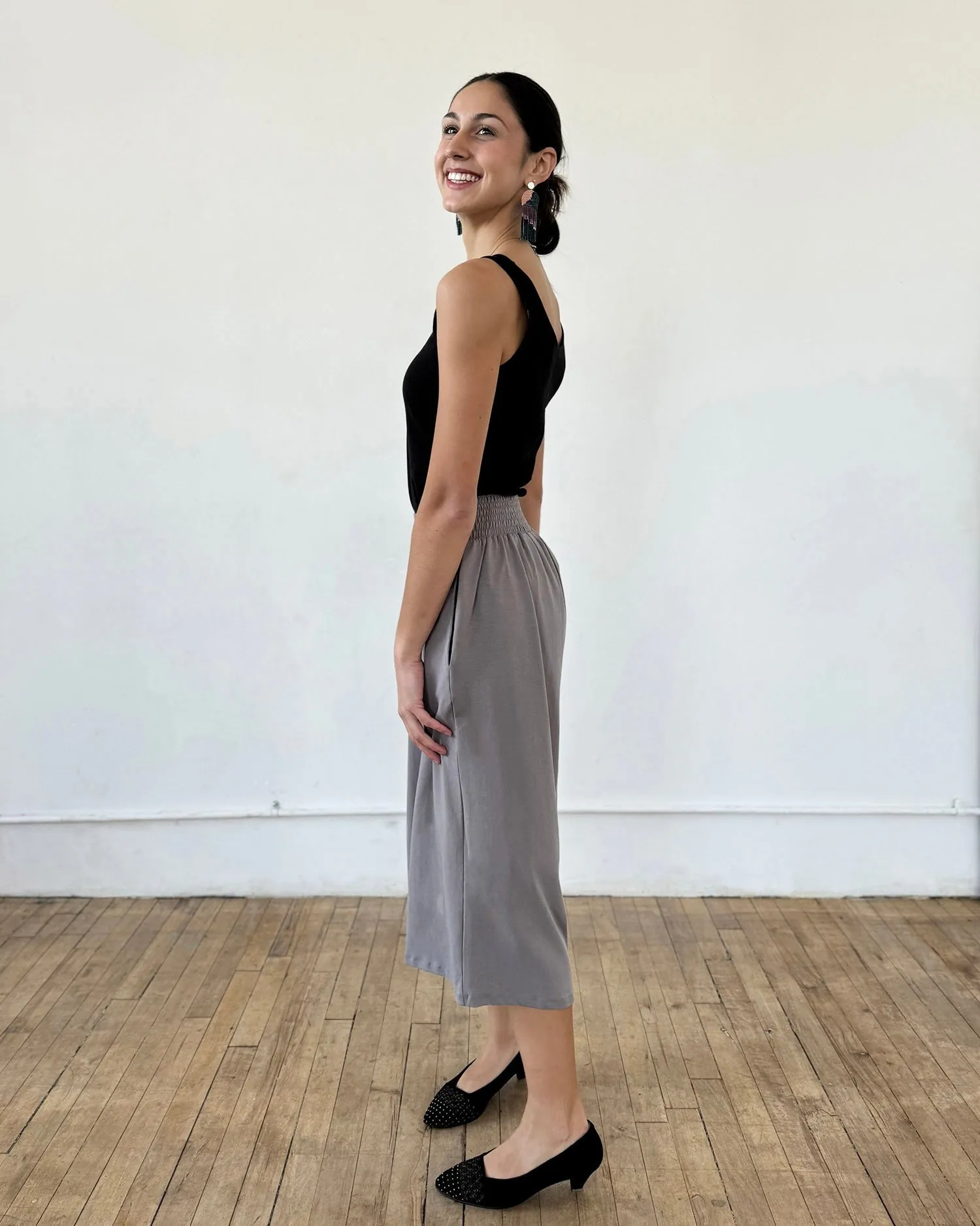 EDEN smocked capri pants in Circular Grey