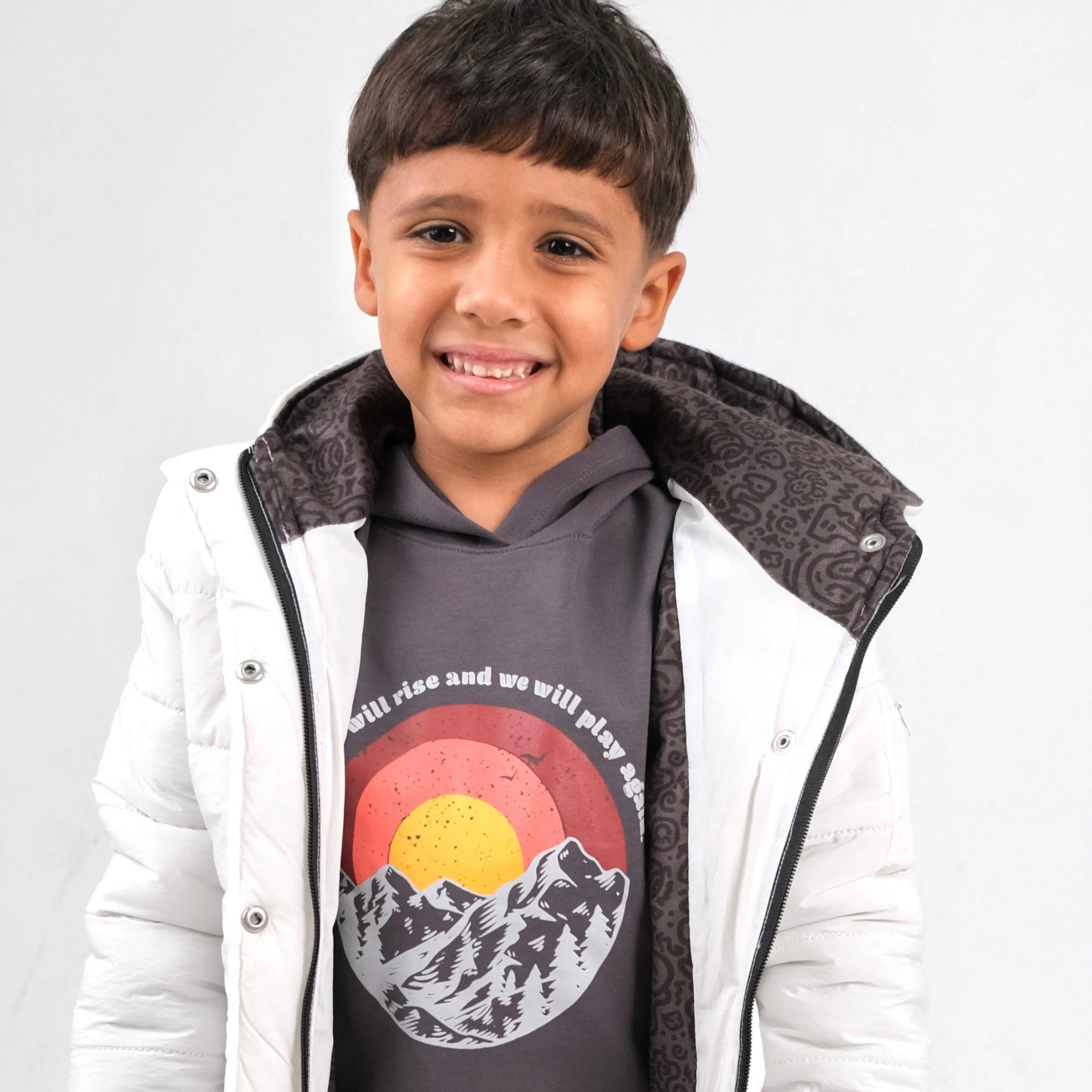 Mountain Top Long-Sleeved Hooded T-shirt