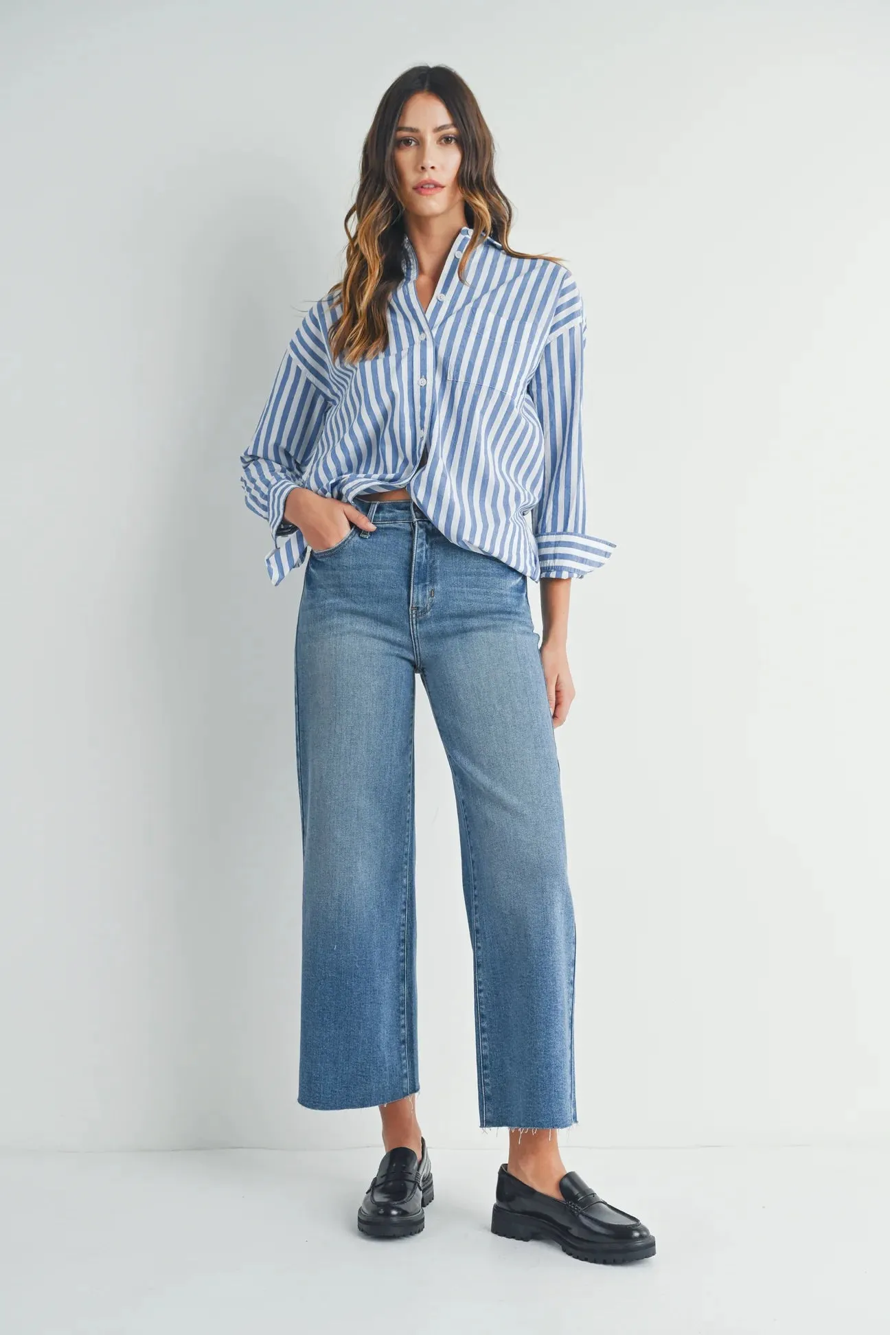 Scizzor Cut Wide Leg (Med Wash Shown)