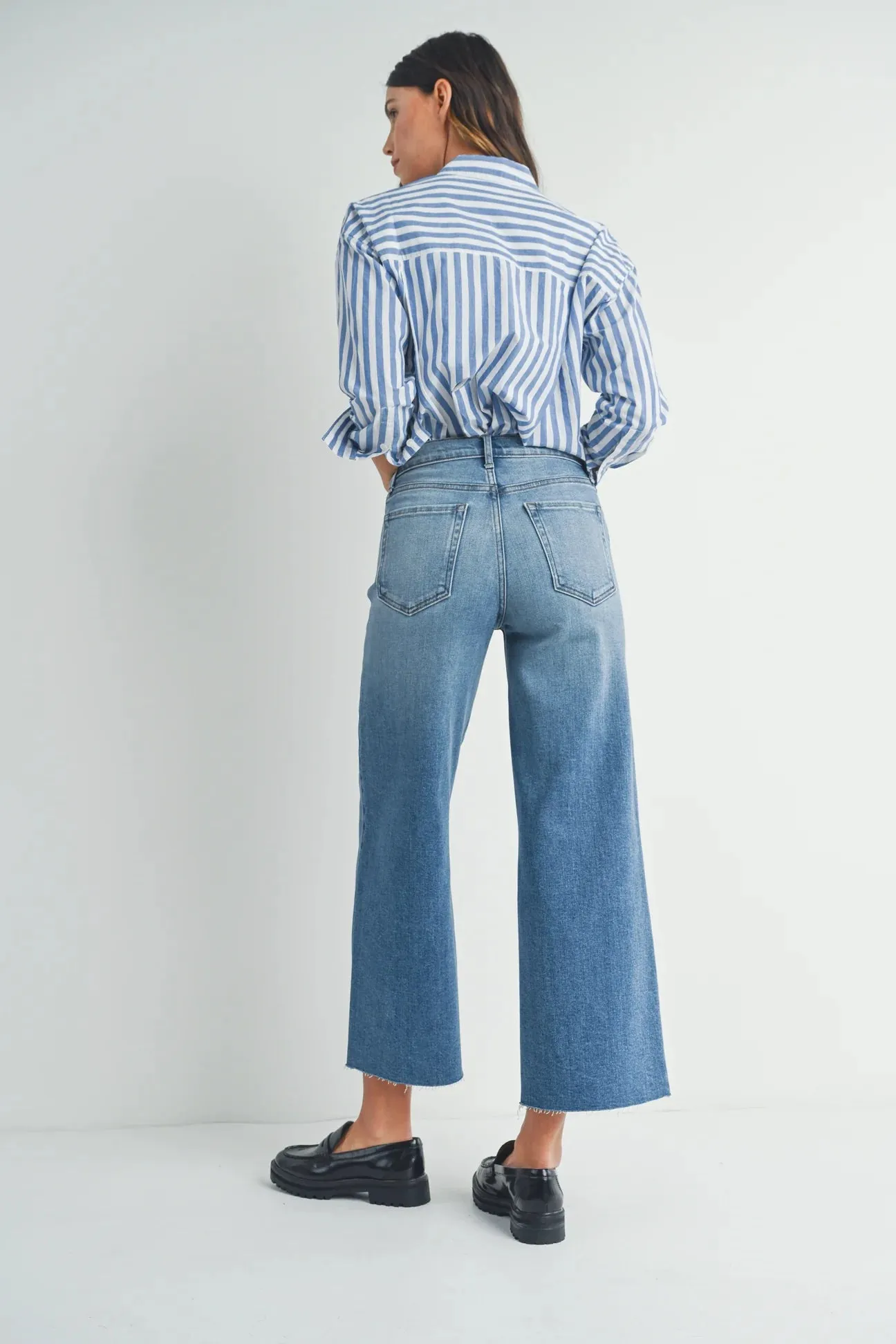 Scizzor Cut Wide Leg (Med Wash Shown)