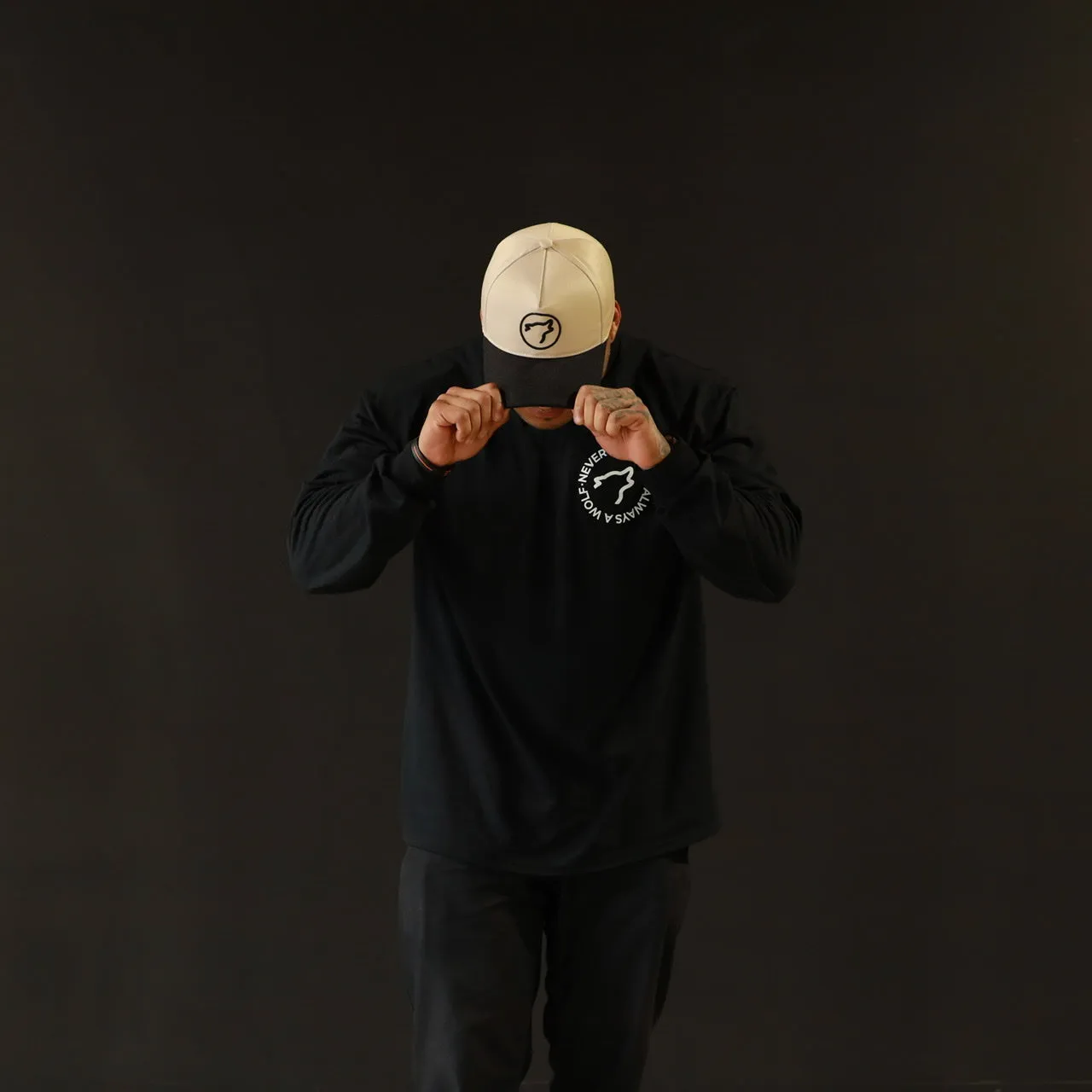 Trucker Hat Wolf Head Neutral