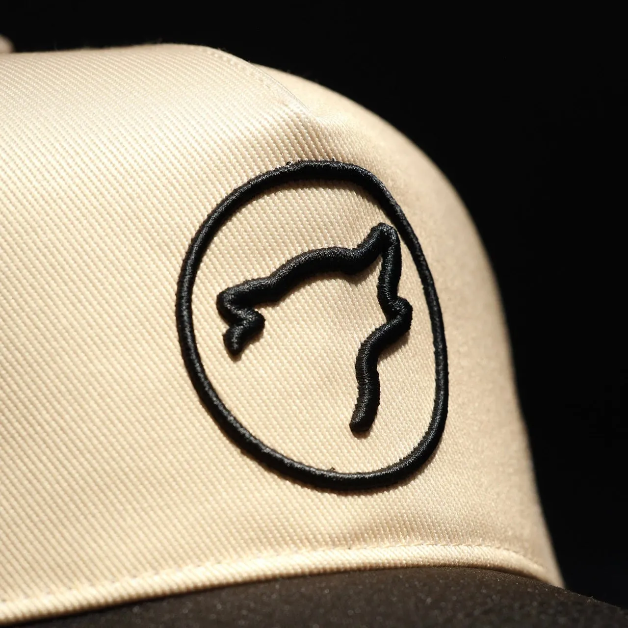 Trucker Hat Wolf Head Neutral