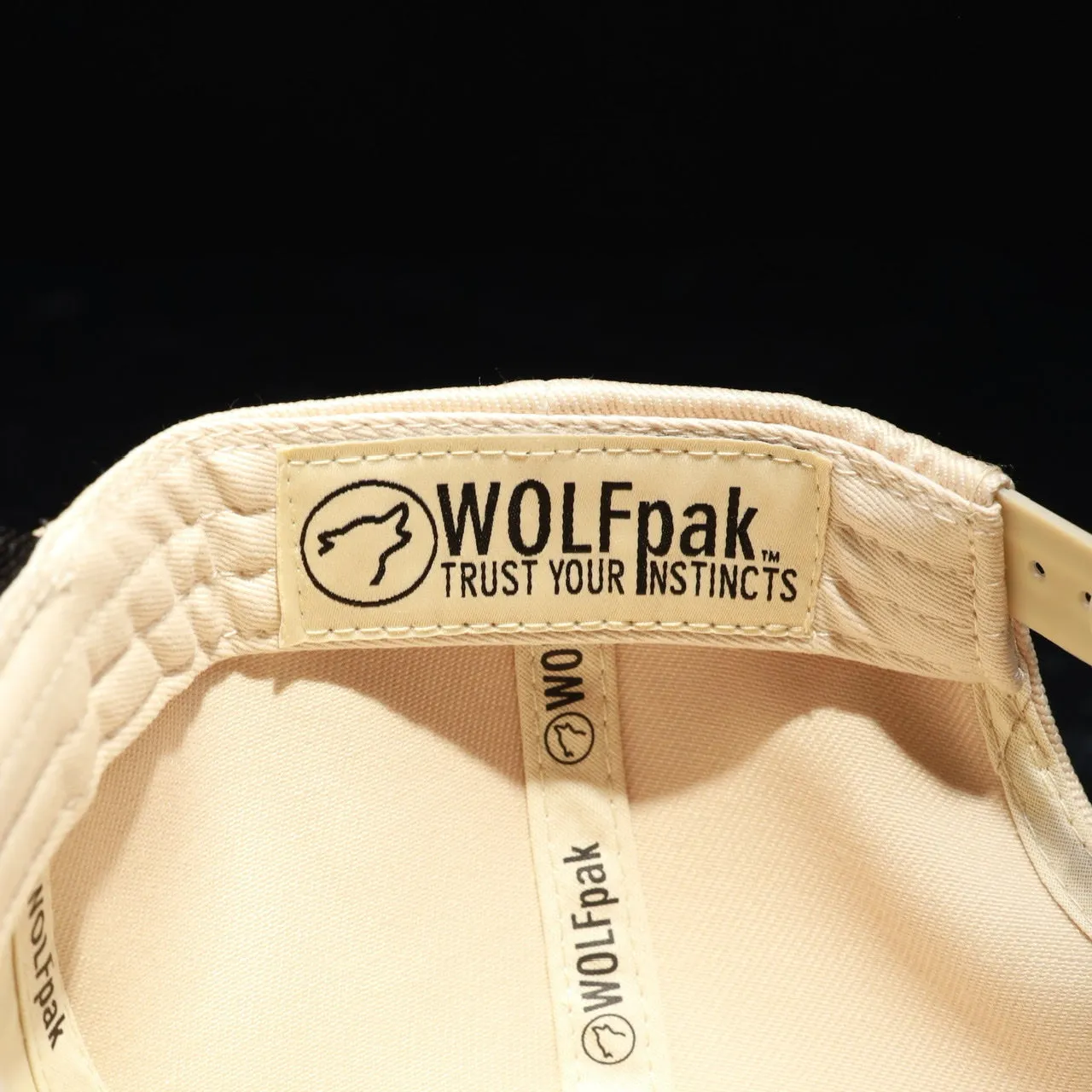 Trucker Hat Wolf Head Neutral