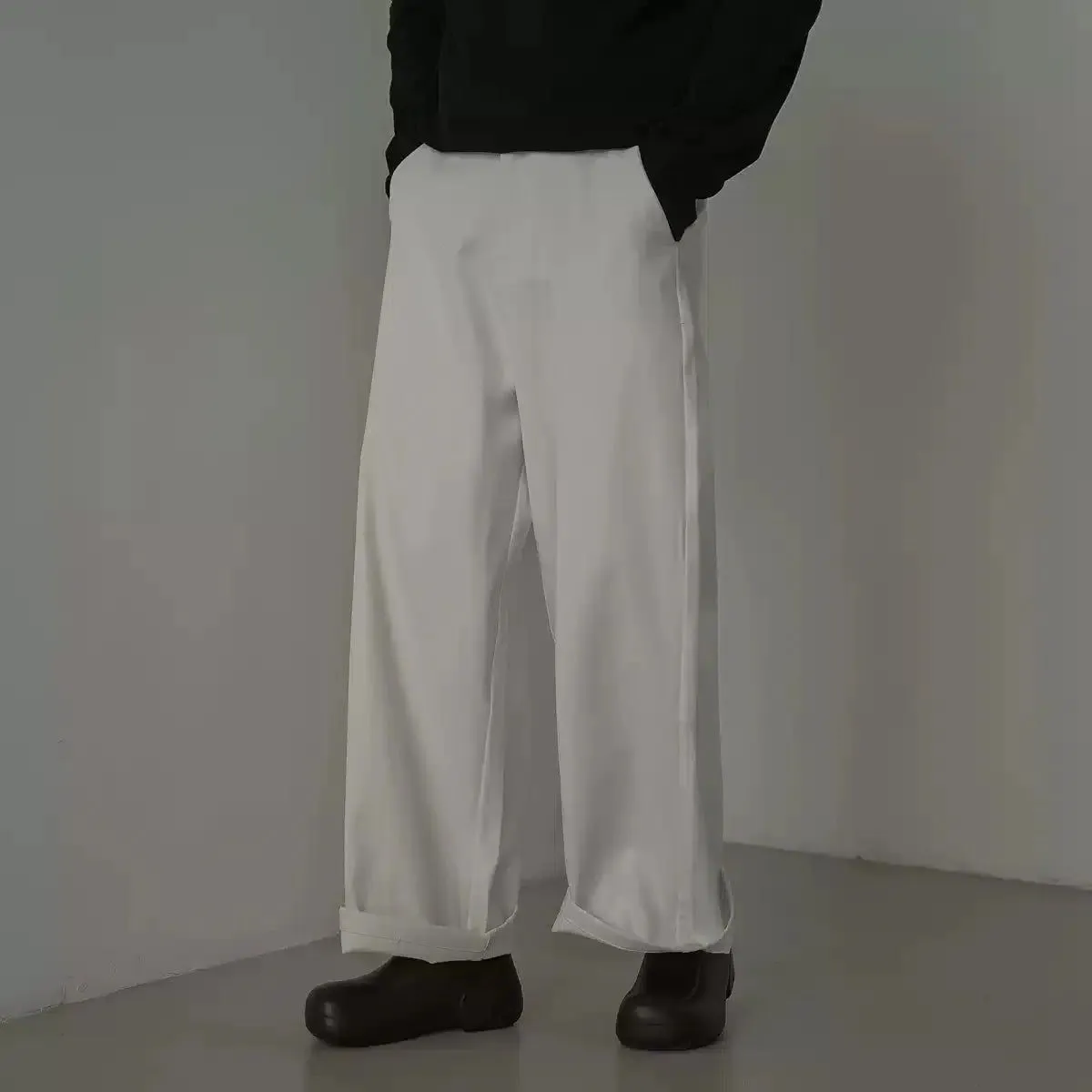 Zhou Basic Straight Jeans