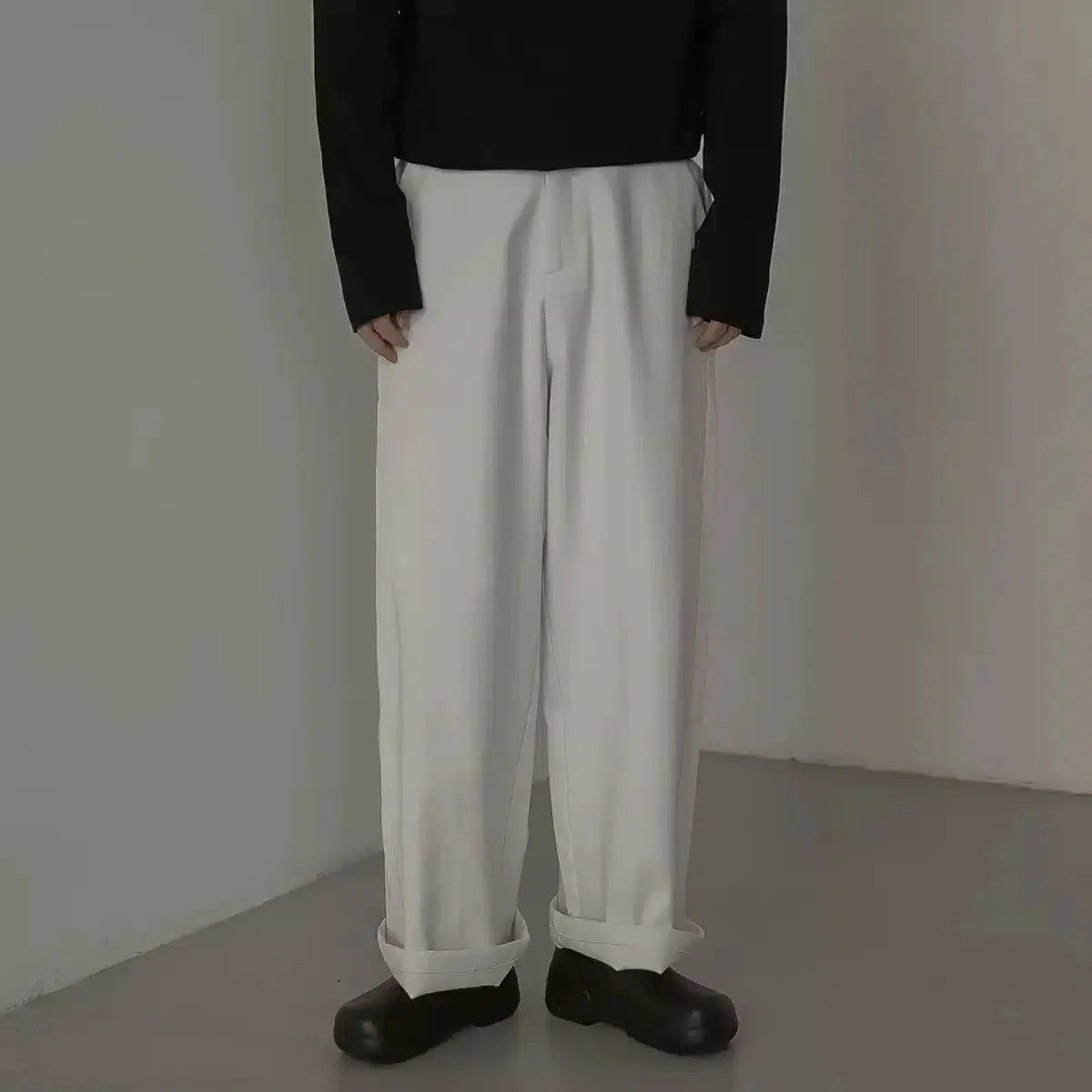 Zhou Basic Straight Jeans